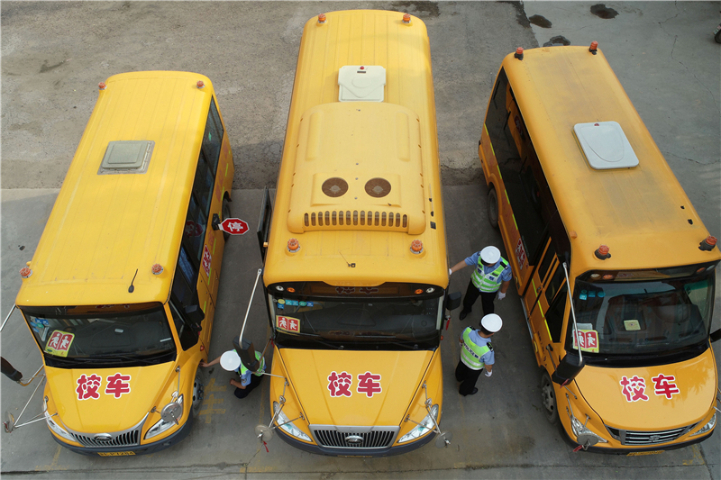 河北沙河：校車“體檢”迎復學