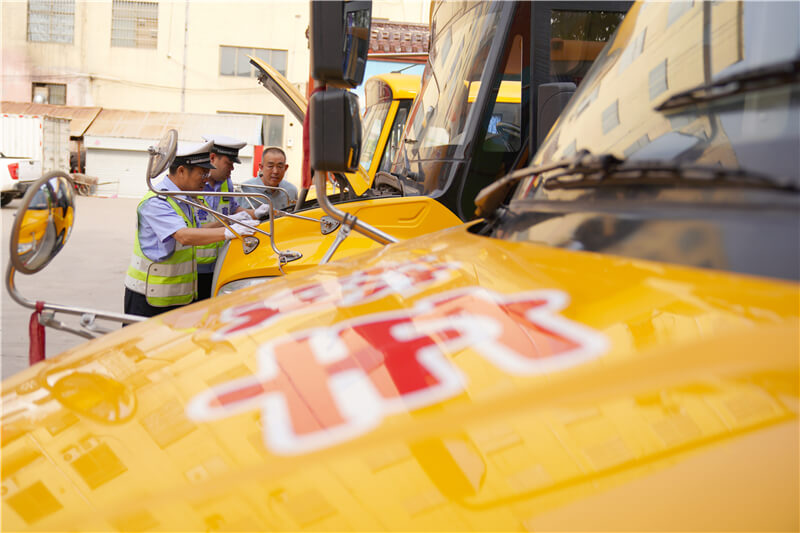 河北沙河：校車“體檢”迎復學