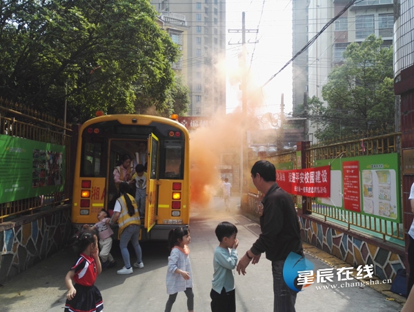 標(biāo)準(zhǔn)化班組建設(shè)，開福在行動②丨湘一校車：從“人、車、路、制”抓實(shí)安全生產(chǎn)