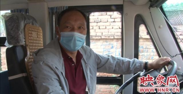 無牌不帶證還超員 鹿邑一幼兒園校車引家長擔(dān)憂