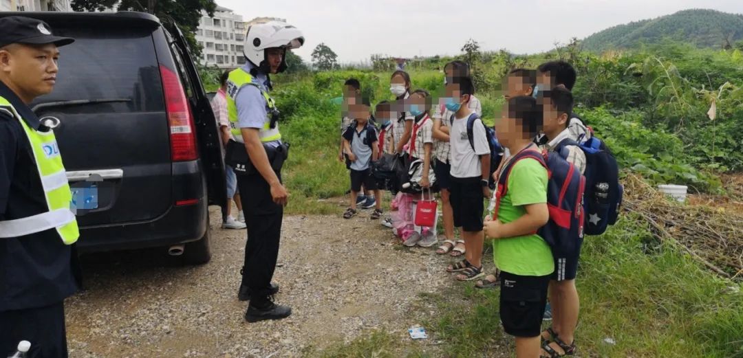 舉報：廣西南寧一教育機構(gòu)“校車”超載20％ 交警：查！