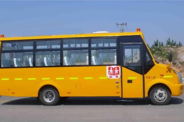 無錫市：區(qū)教育局召開緊急會(huì)議強(qiáng)調(diào)要進(jìn)一步加強(qiáng)校車安全管理