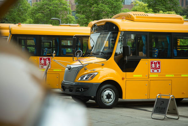 校車安全咋保障？看看咱“河南造”的最新技能！