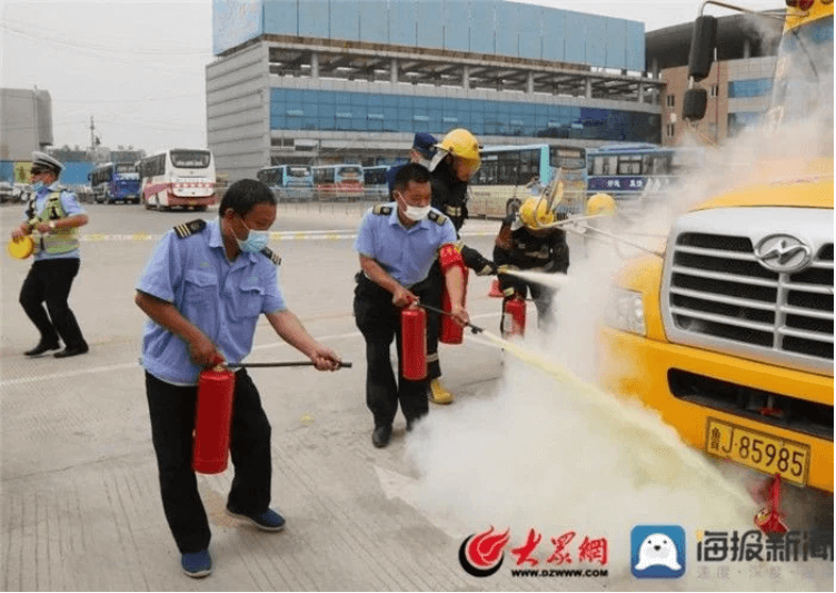 新泰市開(kāi)展校車(chē)交通事故處置救援演練活動(dòng)/ 新泰市開(kāi)展校車(chē)交通事故處置救援演練活動(dòng)