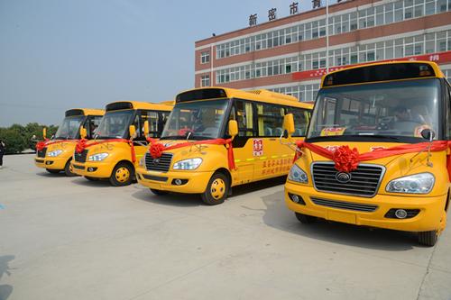 中華兒促會(huì)會(huì)長(zhǎng)劉波到河南護(hù)航考察校車(chē)智能防碰撞安全系統(tǒng)/ 中華兒促會(huì)會(huì)長(zhǎng)劉波到河南護(hù)航考察校車(chē)智能防碰撞安全系統(tǒng)