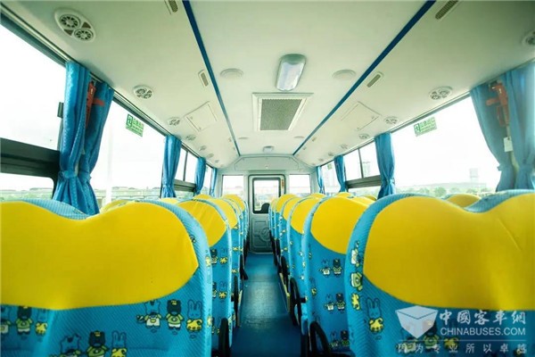 實力護航孩童出行安全 專用校車湖北地區(qū)巡展進行時