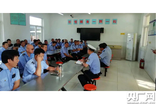 長(zhǎng)安校車 溫暖鄉(xiāng)村娃娃平安幸福上學(xué)路