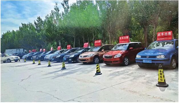 停車亂疾，致校車被堵耽誤孩子上學(xué)