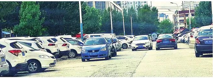 停車亂疾，致校車被堵耽誤孩子上學(xué)