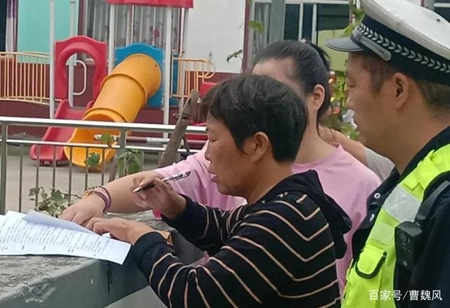 許昌建安交警嚴(yán)查嚴(yán)整轄區(qū)“黑校車”