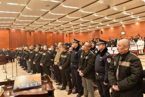 安徽涇縣：9人買通校車司機(jī)接送掩護(hù)，竟是為了干這事