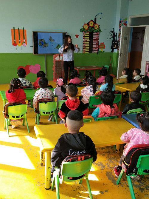 “校車”接送上下學(xué)孩子，被罰款10200元，家長：沒有更好的校車