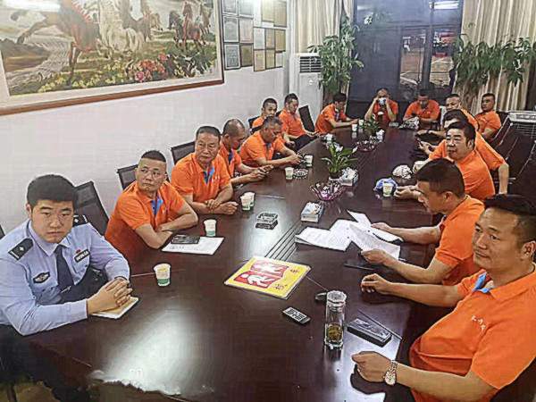 湖北：關(guān)注校車安全，鄂州大興校車一直在行動(dòng)