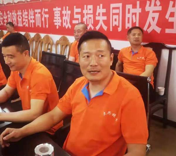 湖北：關(guān)注校車安全，鄂州大興校車一直在行動(dòng)