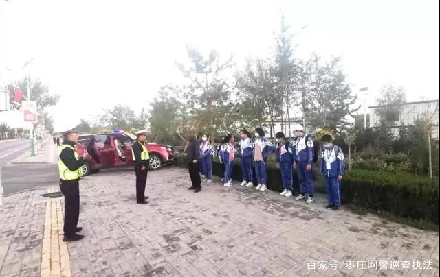 銀川交警查獲一輛“黑校車”，超員運(yùn)載學(xué)生