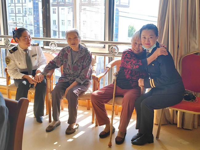 弘揚孝道！交運溫馨校車多點開花迎重陽節(jié)