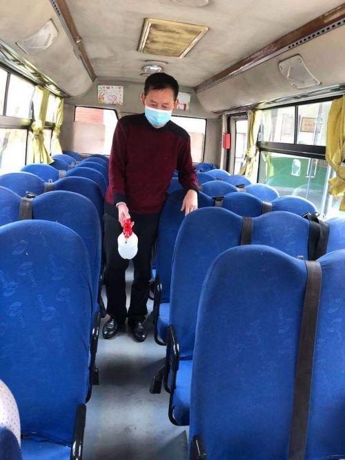 銅川照金:用愛心筑起校車安全的通道 銅川照金:用愛心筑起校車安全的通道