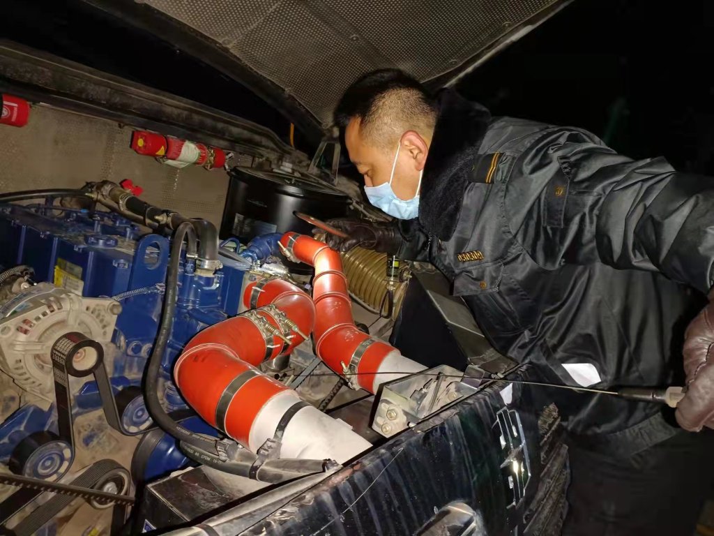 讓孩子們溫暖乘車！青島2000余輛溫馨校車全面開暖風