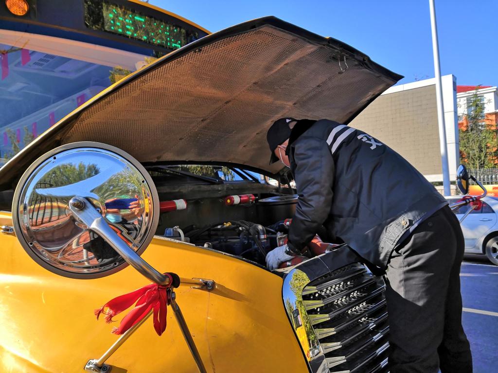 讓孩子們溫暖乘車！青島2000余輛溫馨校車全面開暖風
