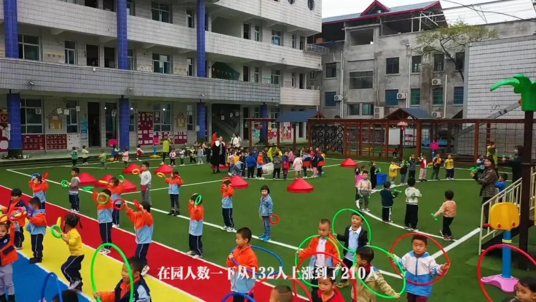 四川廣安引進(jìn)46輛校車“解決農(nóng)村幼兒入園乘車難”問題 四川廣安引進(jìn)46輛校車“解決農(nóng)村幼兒入園乘車難”問題