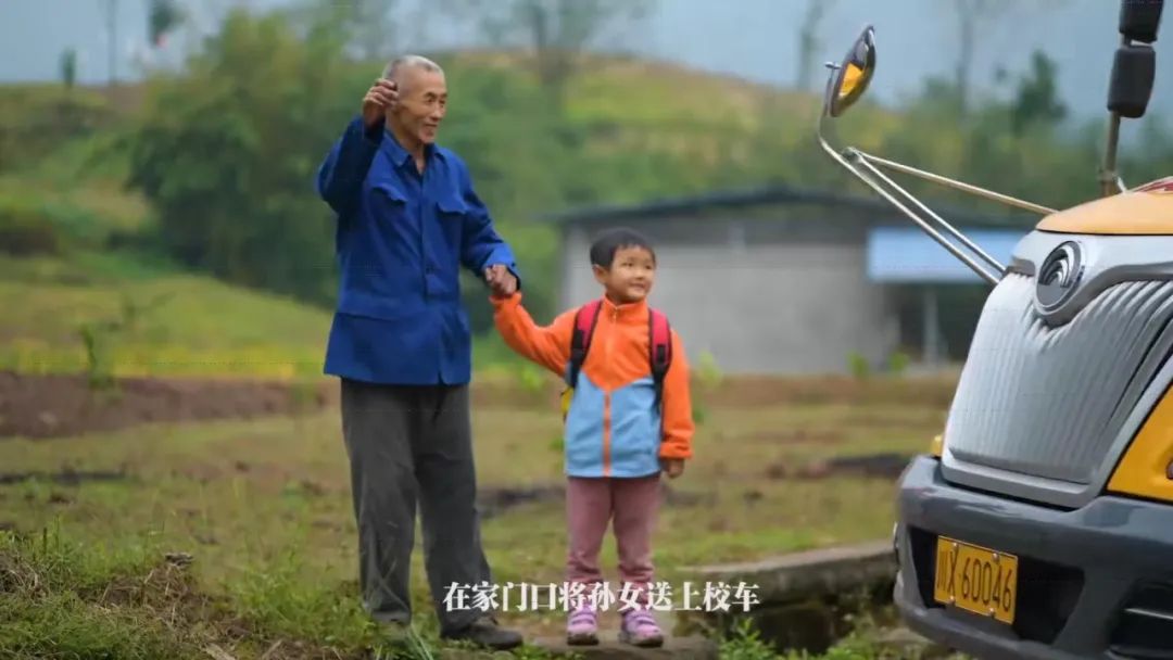 四川廣安引進(jìn)46輛校車“解決農(nóng)村幼兒入園乘車難”問題 四川廣安引進(jìn)46輛校車“解決農(nóng)村幼兒入園乘車難”問題