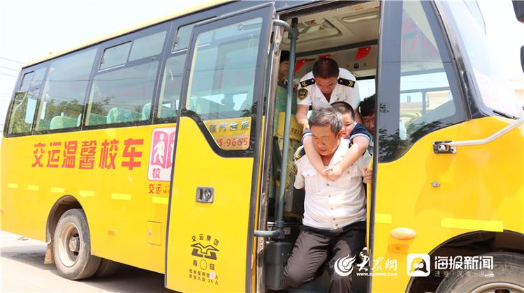 交運溫馨校車駕駛員宋學(xué)信當選“2021年山東省感動交通年度人物”