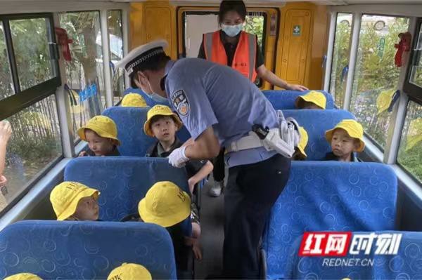 治頑記丨北斗系統(tǒng)巡校車、“一車一碼”查渣土車，科技助力長沙治頑