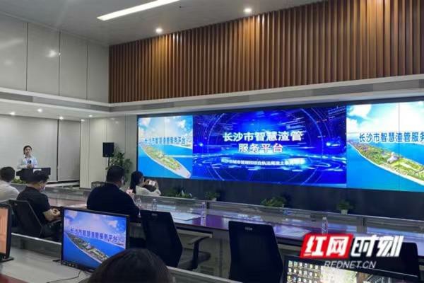 治頑記丨北斗系統(tǒng)巡校車、“一車一碼”查渣土車，科技助力長沙治頑