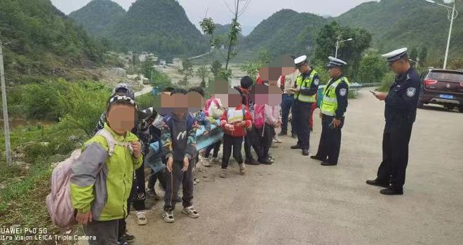 “黑校車”嚴(yán)重超員，2人被判刑！