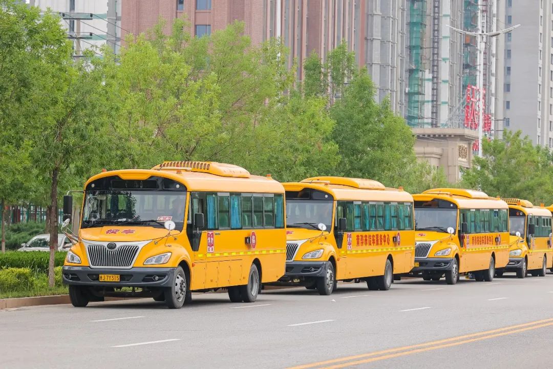 黃驊校車:把公益做成事業(yè) 黃驊校車:把公益做成事業(yè)