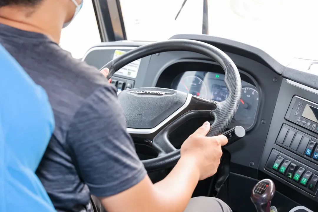 黃驊校車:把公益做成事業(yè) 黃驊校車:把公益做成事業(yè)