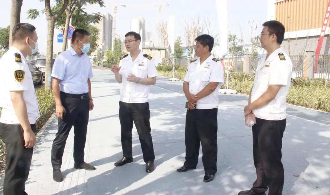 新學(xué)期 新起點(diǎn) 新征程 | 開(kāi)學(xué)首日 溫馨校車(chē)平安護(hù)送十余萬(wàn)島城學(xué)子準(zhǔn)點(diǎn)抵達(dá)學(xué)校 圖片