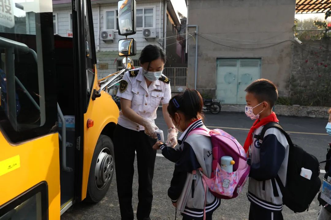 決勝百日｜校車開進大山深處 溫暖學生求學路