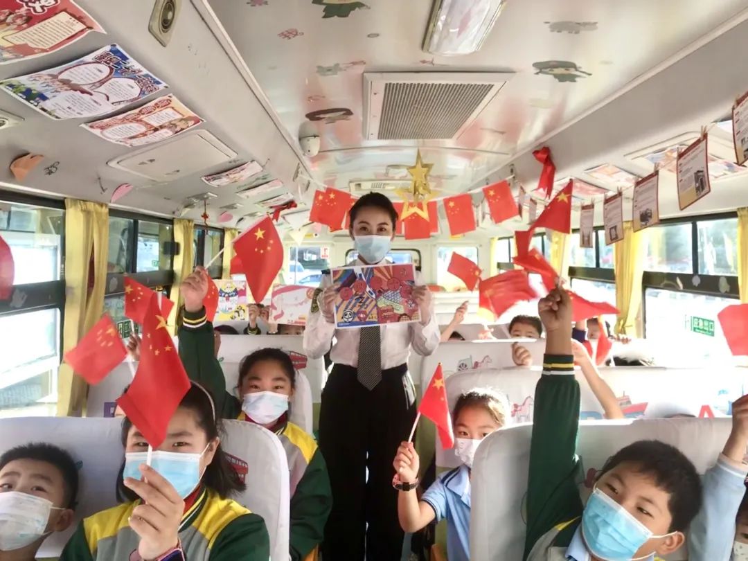 喜迎二十大 筑夢向未來 | 城運(yùn)控股集團(tuán)交運(yùn)溫馨校車公司開展“校車上的思政課”