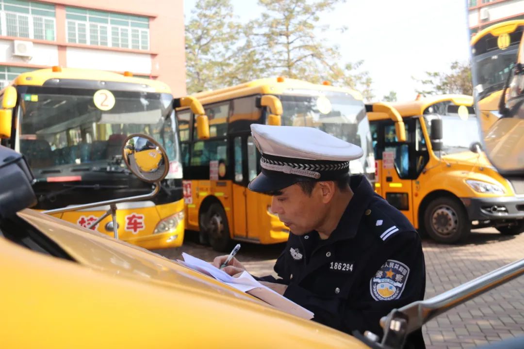 開學(xué)在即，校車也來做“體檢”！