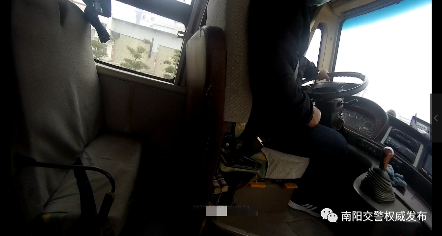 【文明交通·違法曝光】不合規(guī)校車，坐不得！