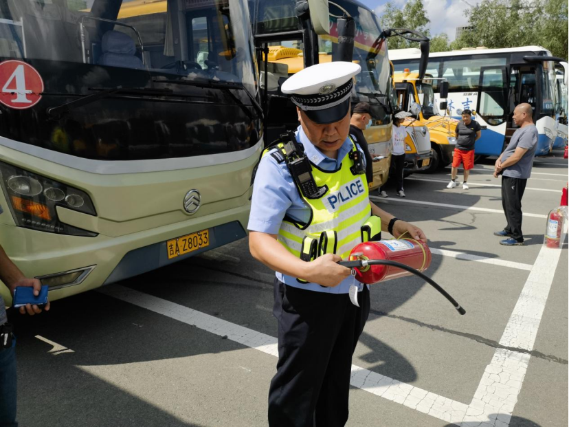【平安校園】長(zhǎng)春經(jīng)開區(qū)教育系統(tǒng)開展2023年秋季開學(xué)前校車安全檢查工作 圖片