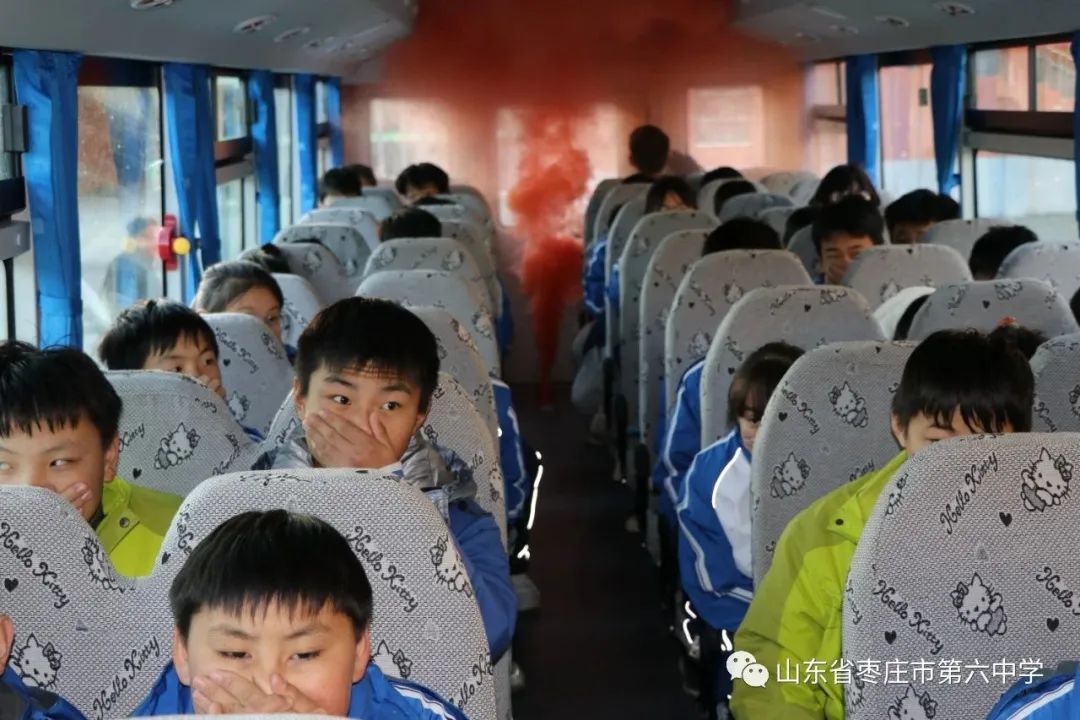 【全環(huán)境立德樹人】山東省棗莊市第六中學(xué)校車安全應(yīng)急演練活動(dòng)圓滿完成 圖片