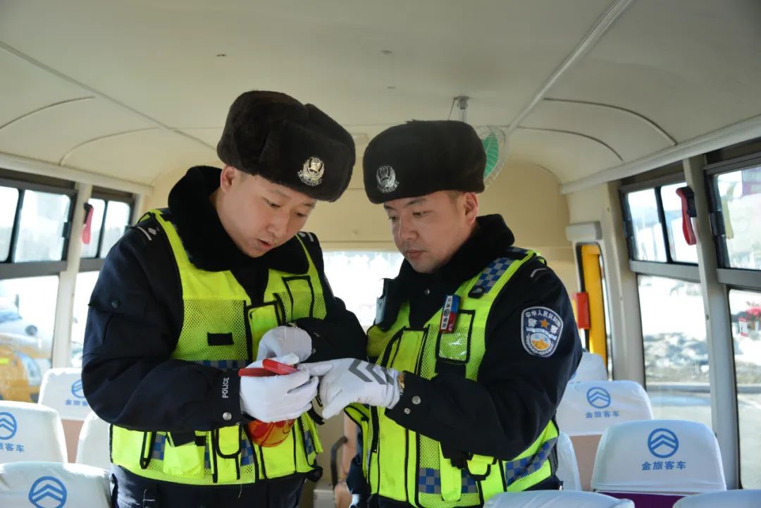 春季行動丨伊春交警開展“請進來 走出去”校車道路交通安全教育活動 圖片