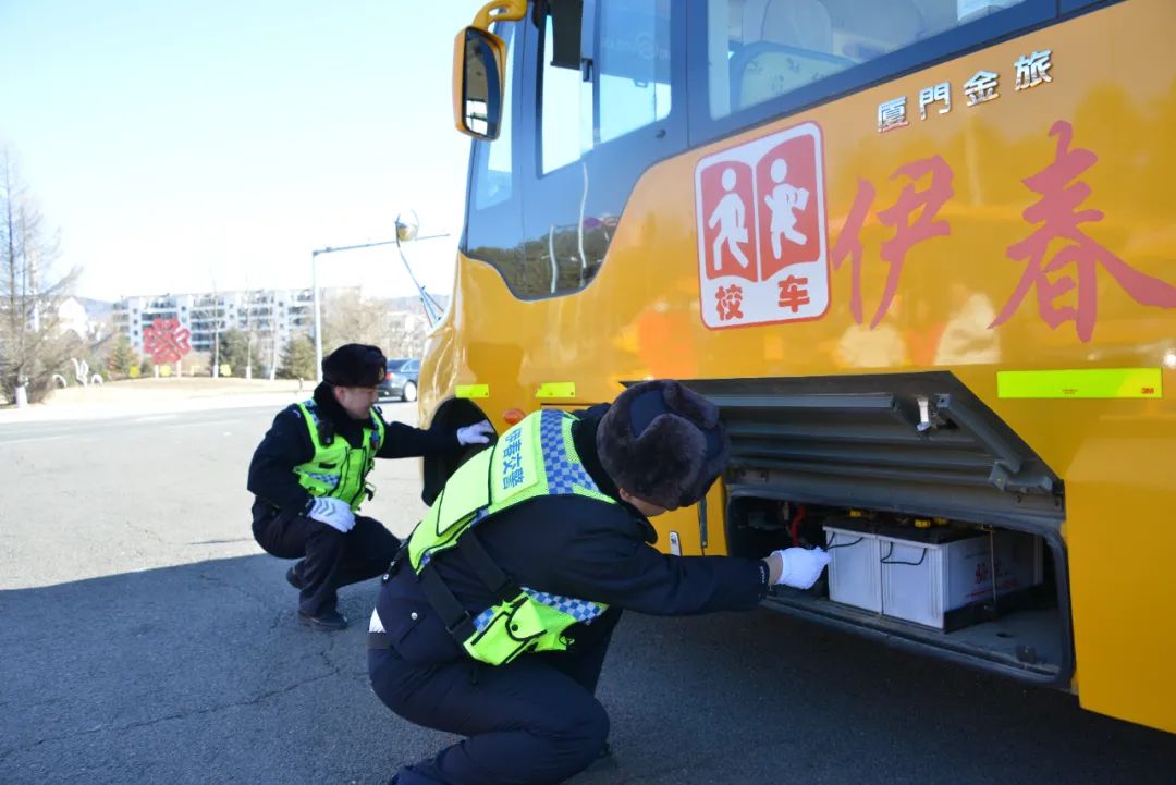 春季行動丨伊春交警開展“請進來 走出去”校車道路交通安全教育活動 圖片