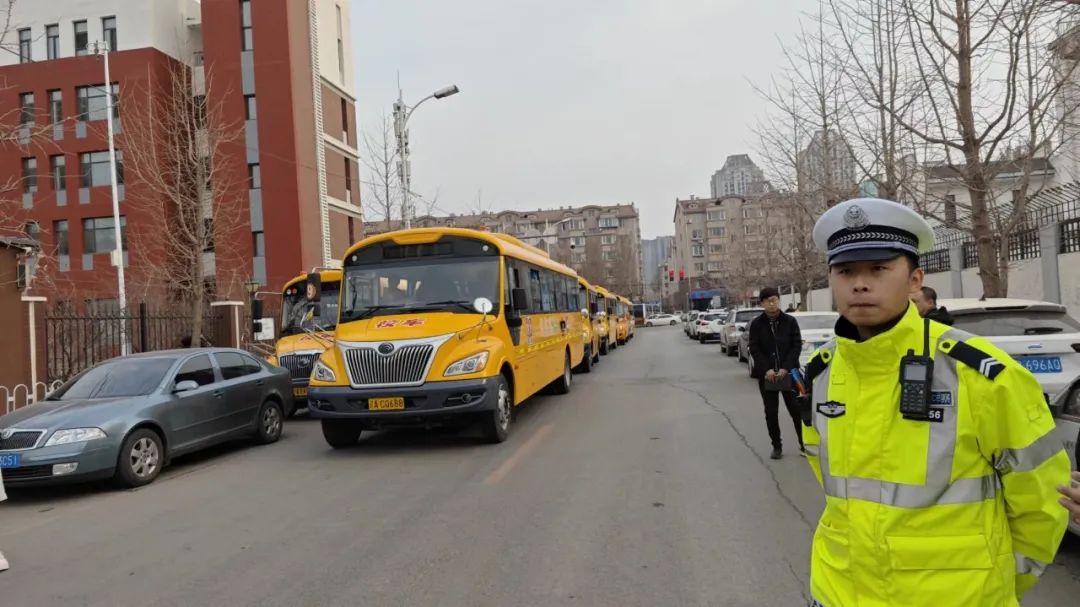 【工作資訊】嚴把校車“體檢關” 全力護航“開學季”——和平區(qū)校車辦開展校車安全管理專項行動 圖片