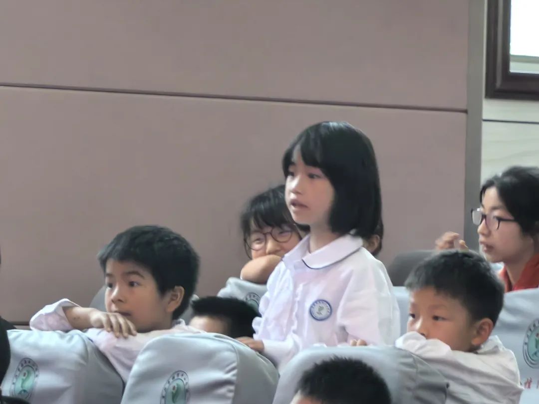 護航學生“出行路”——張澤中小學校開展校車應急疏散演練 護航學生“出行路”——張澤中小學校開展校車應急疏散演練