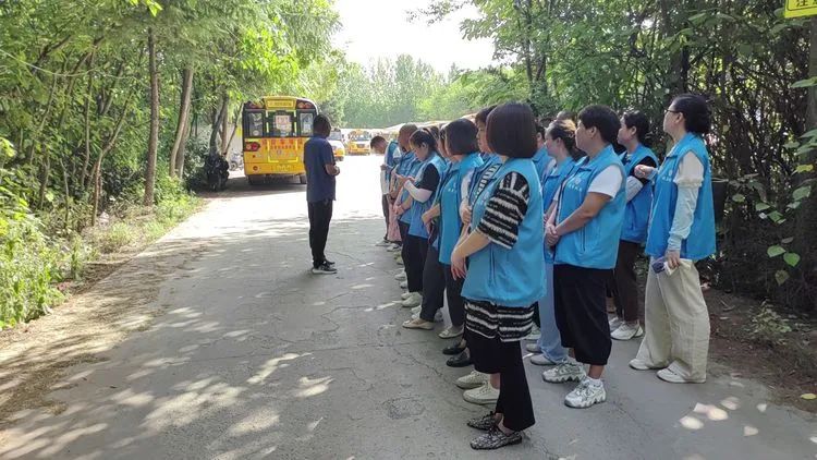 “校車應(yīng)急演練 筑牢安全防線” 校車安全應(yīng)急演練紀(jì)實 圖片