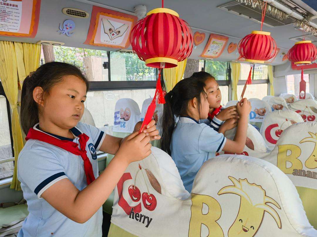 特色化服務(wù)助力“雙減”！青島溫馨校車打造學(xué)生流動(dòng)樂(lè)園