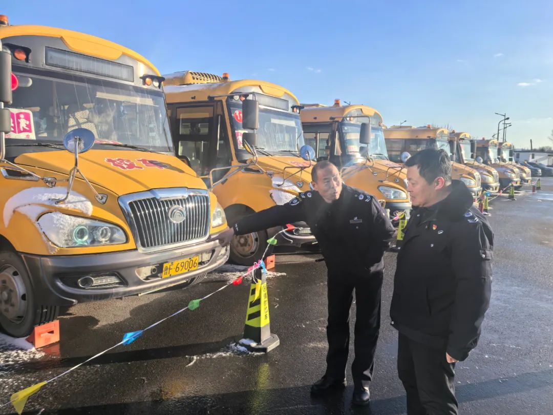 巴士快運公司開展寒假校車專項檢查 為新學(xué)期奠定安全基礎(chǔ) 圖片