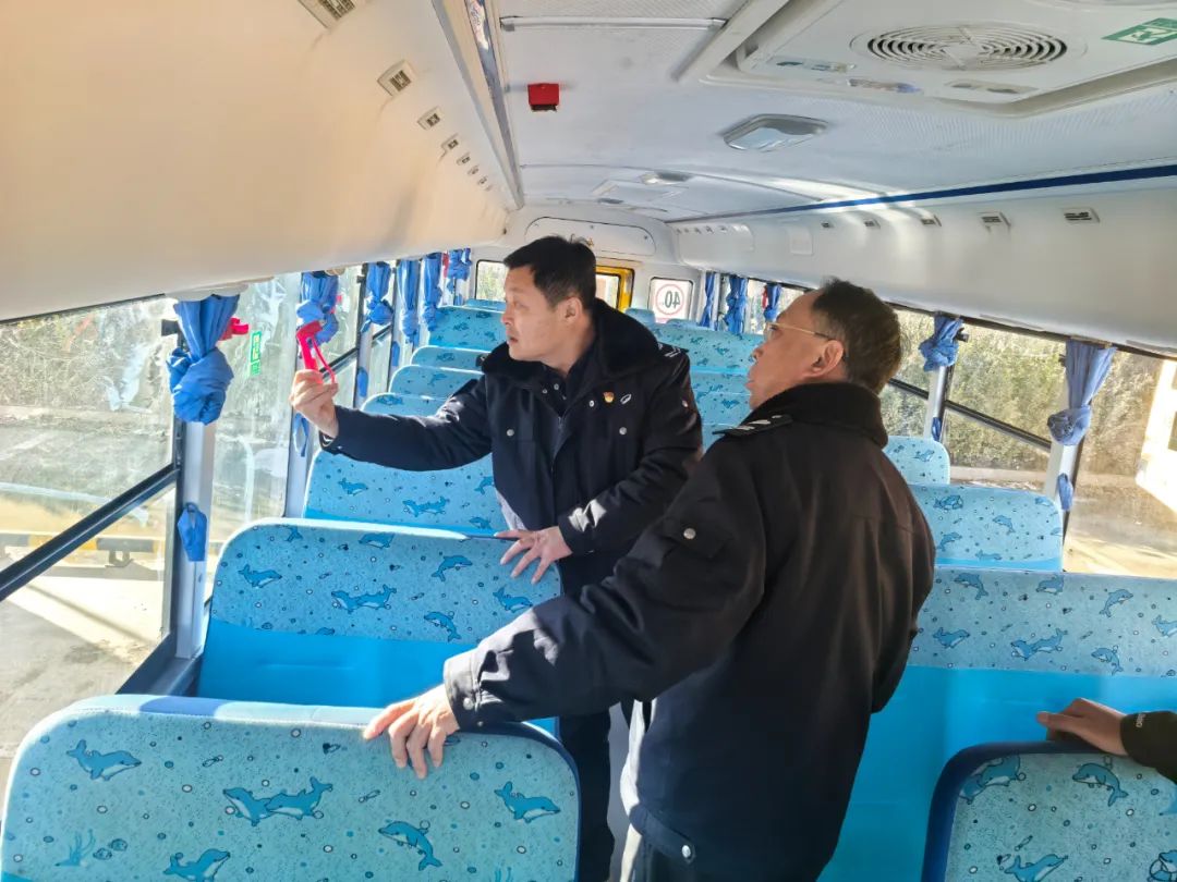 巴士快運公司開展寒假校車專項檢查 為新學(xué)期奠定安全基礎(chǔ) 圖片