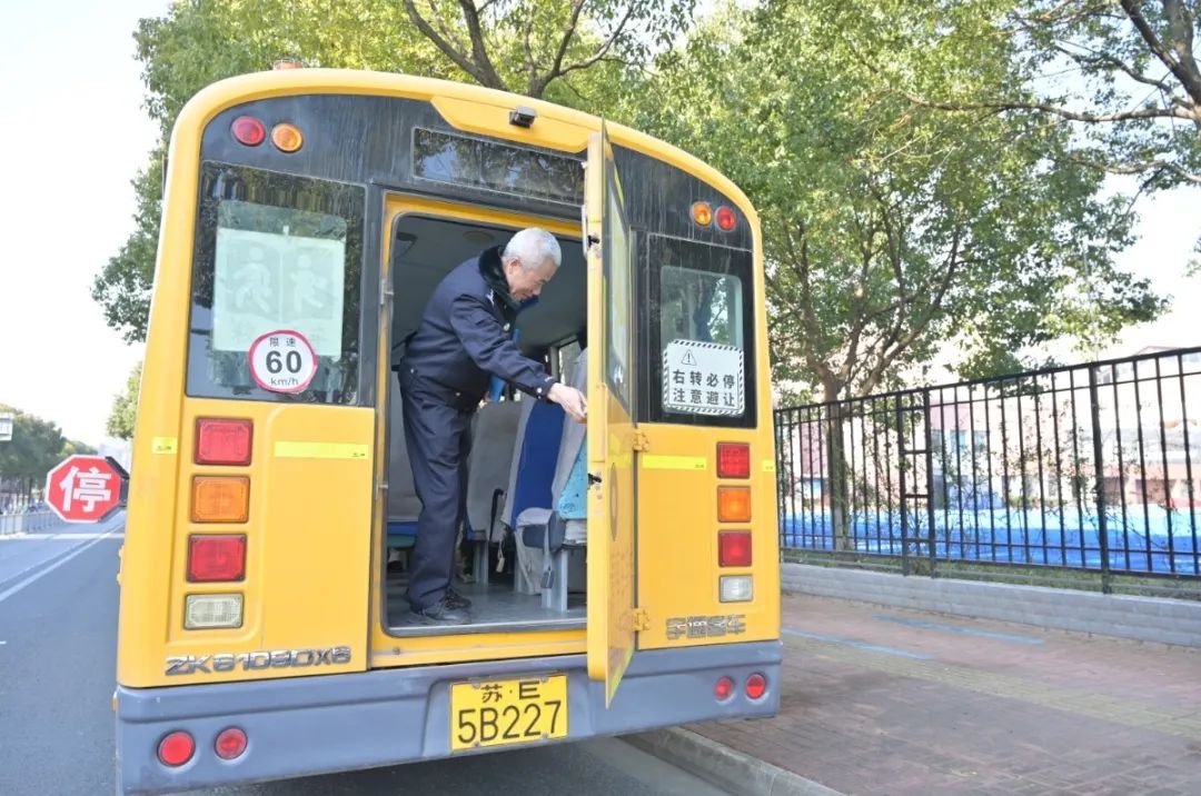 開學在即，姑蘇交警開展校車安全檢查