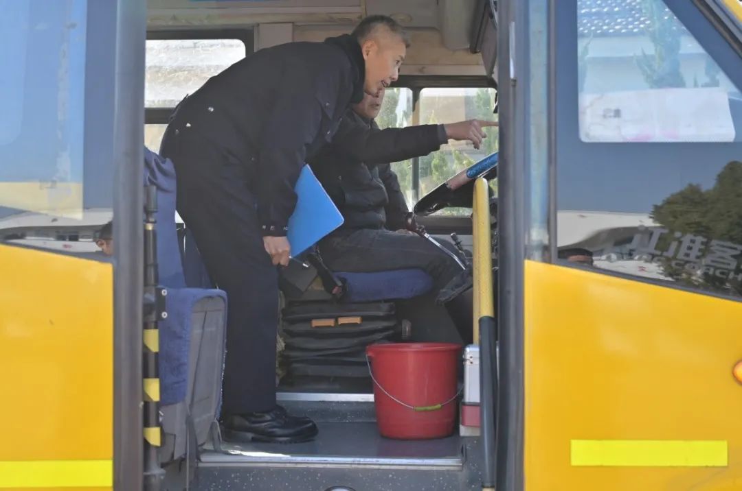 開學在即，姑蘇交警開展校車安全檢查