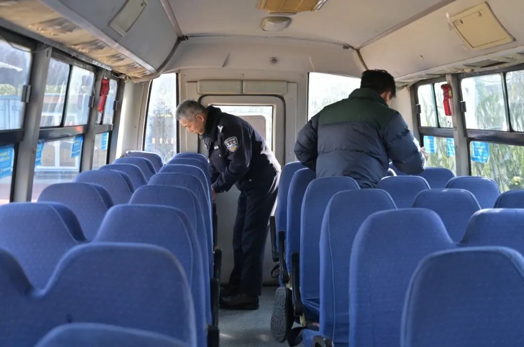 開學在即，姑蘇交警開展校車安全檢查