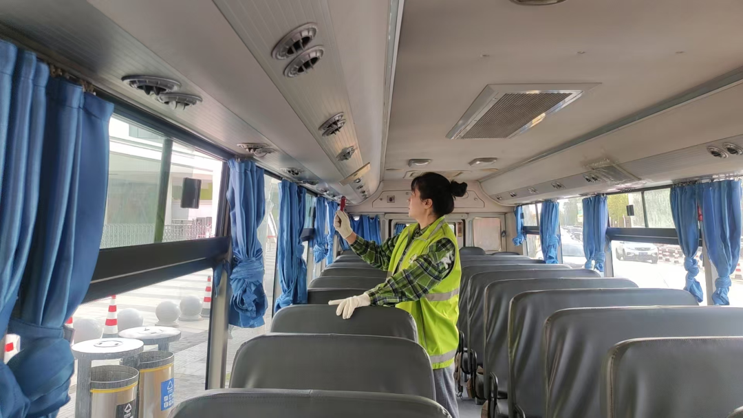 校車安全大檢查 筑牢學(xué)生安全路 校車安全大檢查 筑牢學(xué)生安全路